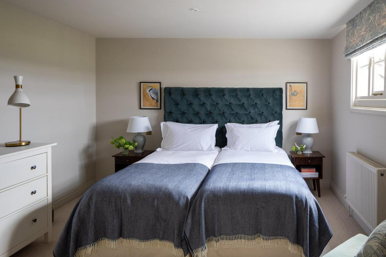 The Holcombe Hotel Room photo